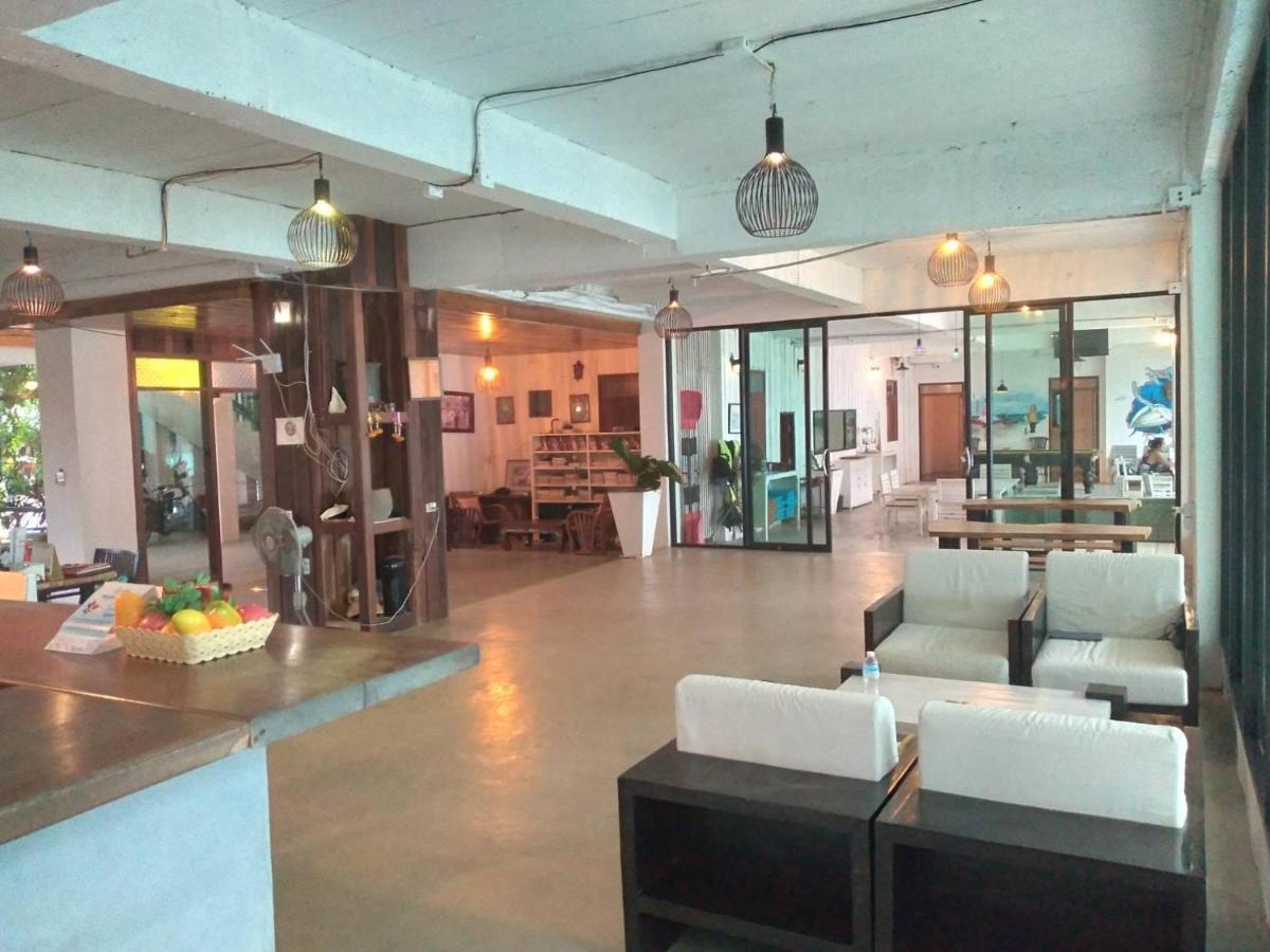 Baan Ampai Beach Hotel Hua Thanon  Exterior photo