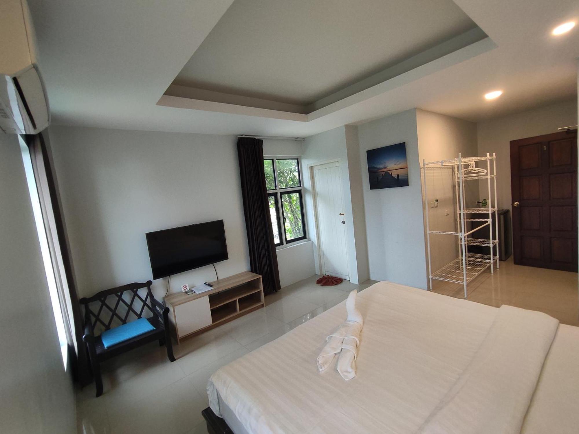 Baan Ampai Beach Hotel Hua Thanon  Exterior photo