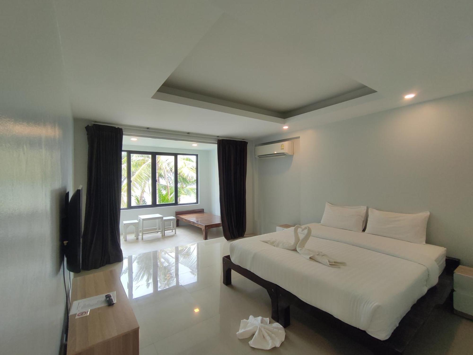 Baan Ampai Beach Hotel Hua Thanon  Exterior photo